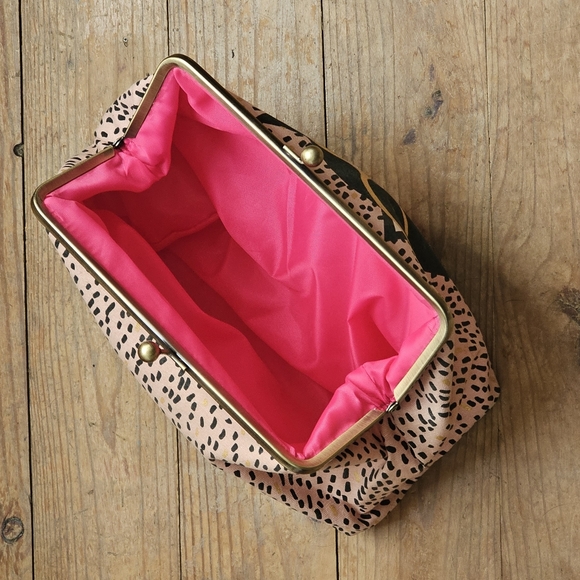 Cat with Gold Glasses makeup bag - Picture 4 of 7